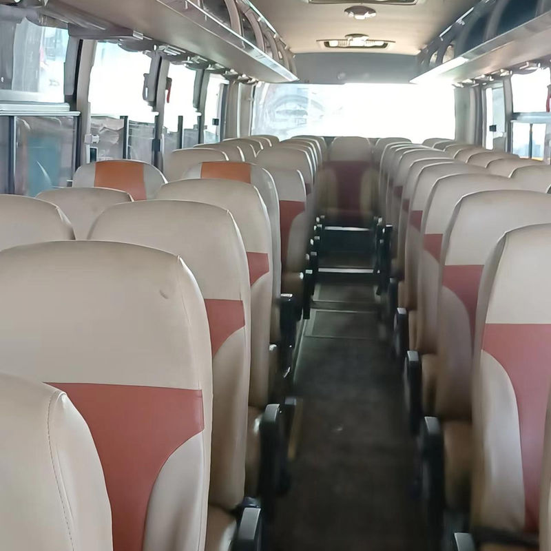 Linkshandige bestuurder 70 zitplaatsen Bus Luxury Tour Passenger Coach met Euro 4 emissie standaard