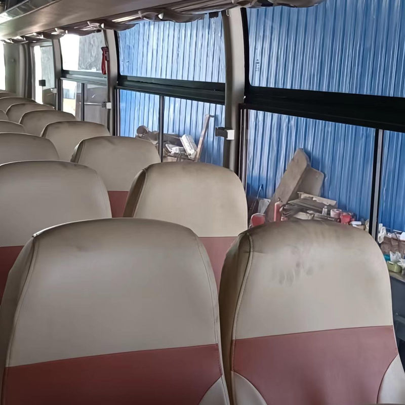 Linkshandige bestuurder 70 zitplaatsen Bus Luxury Tour Passenger Coach met Euro 4 emissie standaard