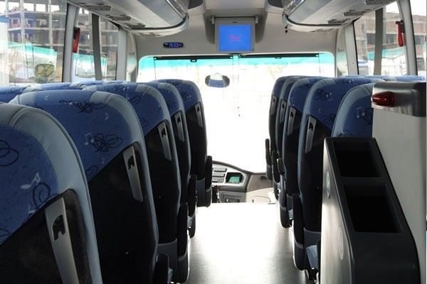 Steering 60 zitplaatsen 12m Cummins motor Gebruikte bussen en autocars met verbruik