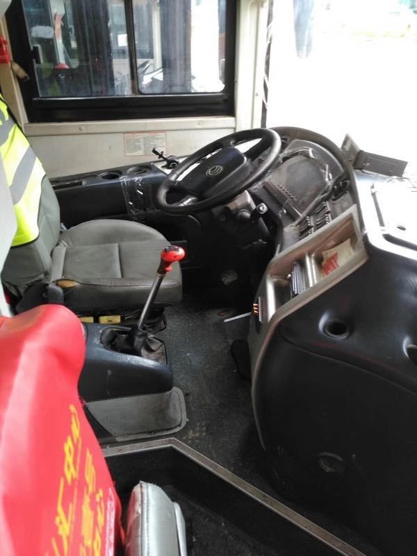 11m gebruikte bussen met 60 zitplaatsen en links stuur