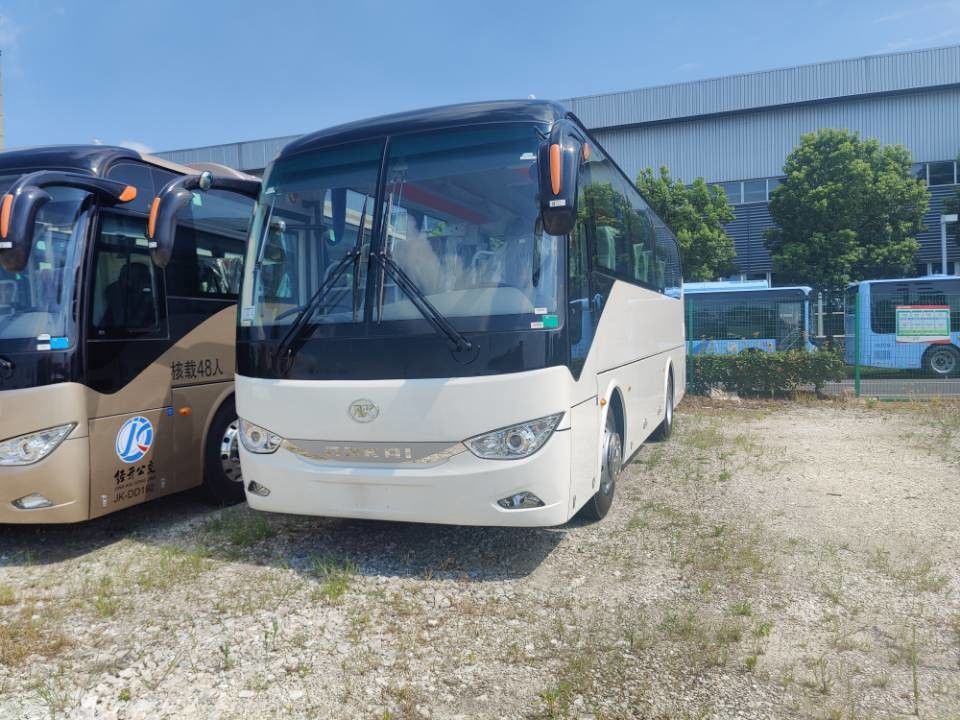 5.5T Vooras Diesel Gebruikte 50 zitplaatsen Luxe Coach Bus Passagier Gebruikte Bus Coach