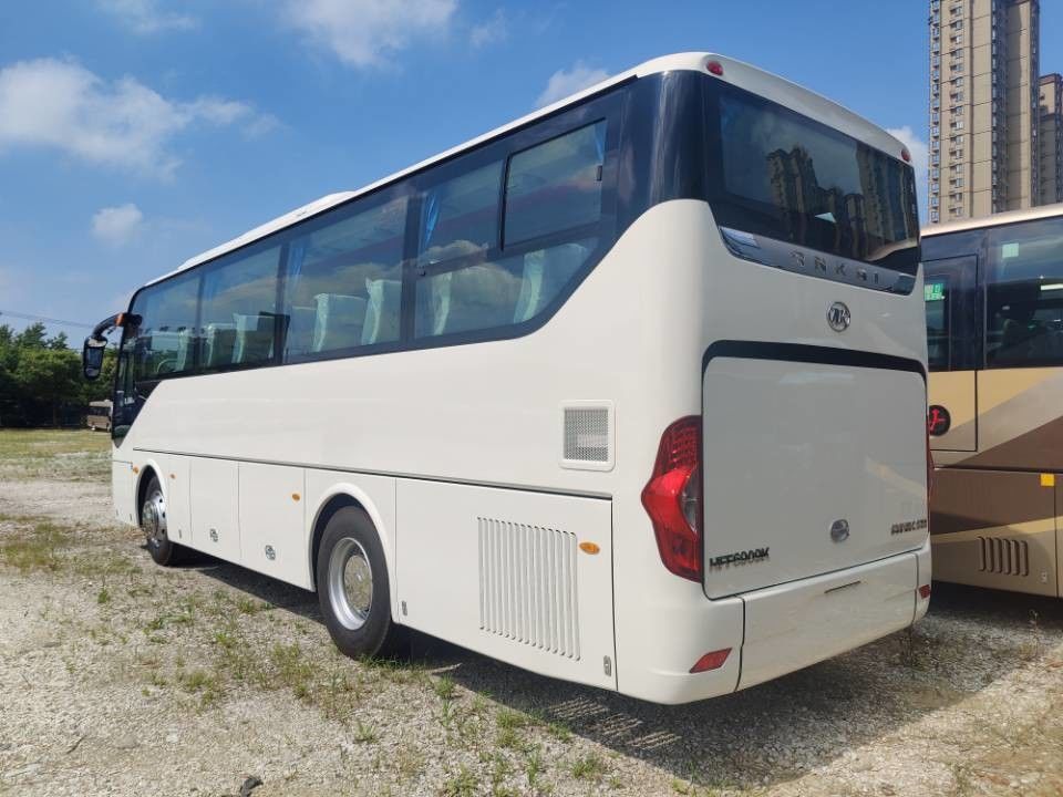 5.5T Vooras Diesel Gebruikte 50 zitplaatsen Luxe Coach Bus Passagier Gebruikte Bus Coach