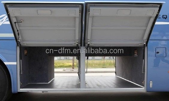 35 zitplaatsen Gebruikte bus met handgeschakelde transmissie en comfortabel interieur