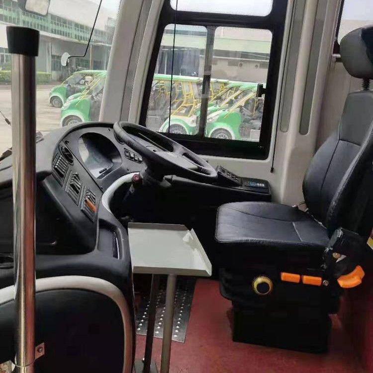 2015 Wuzhoulong RHD gebruikte bus voor luxe bussen betaalbaar en concurrerend