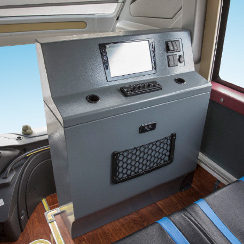 Prime 55 zitplaatsen Gebruikte buscoach Bus wielbasis 6100mm Motorcapaciteit 8L Luxe Tour