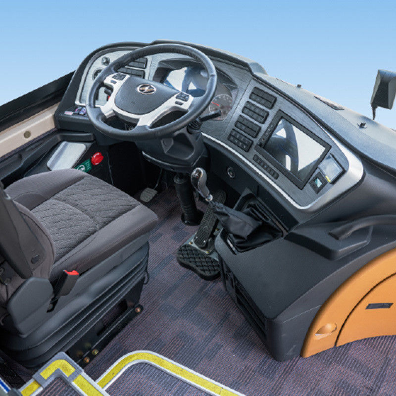 Prime 55 zitplaatsen Gebruikte buscoach Bus wielbasis 6100mm Motorcapaciteit 8L Luxe Tour