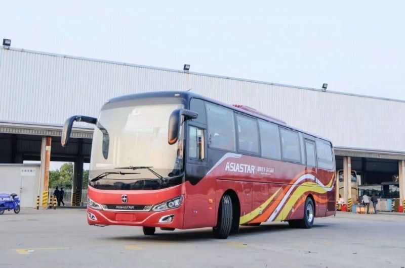 Publieke luxebussen 72 zitplaatsen Dieselcoachbussen met 3 2 zitplaatsen en Euro 3 emissie norm