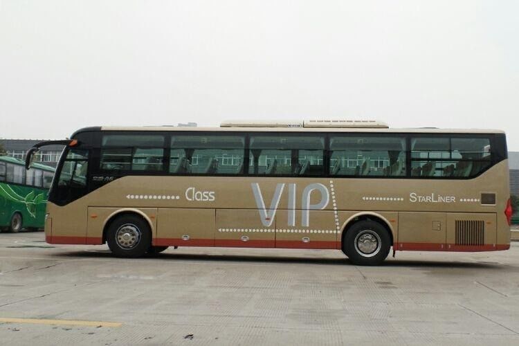 Ontwerp 12m Party Bus Luxe Coach met Yuchai Motor en 65 1 1 zitplaatsen 67 zitplaatsen Bus
