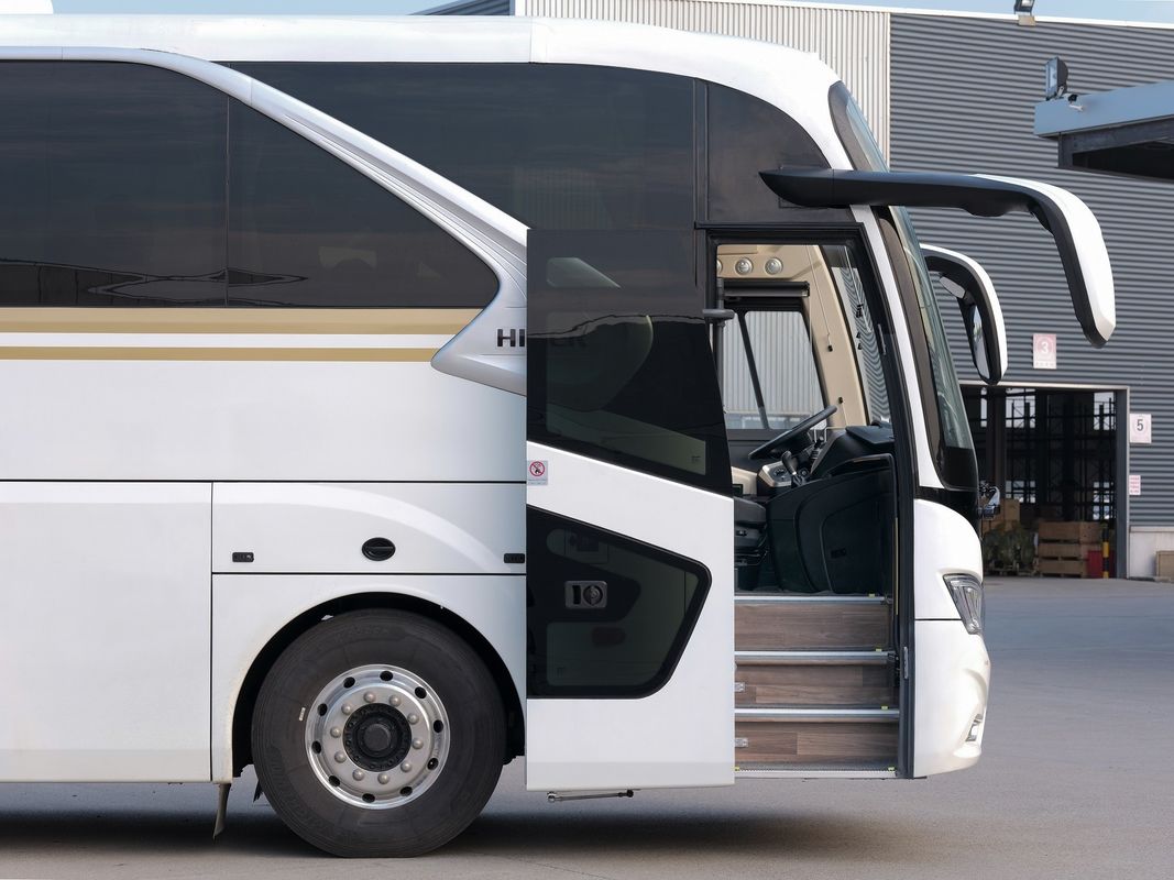 Publieke bus stijl 53 zitplaatsen 12m kleurontwerp Luxe busbus met Deisel-brandstof