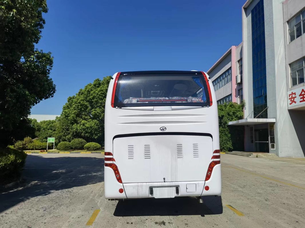 Klantvereiste 2022 Luxe bus met 32 zitplaatsen en tafels met handgestuurd stuur