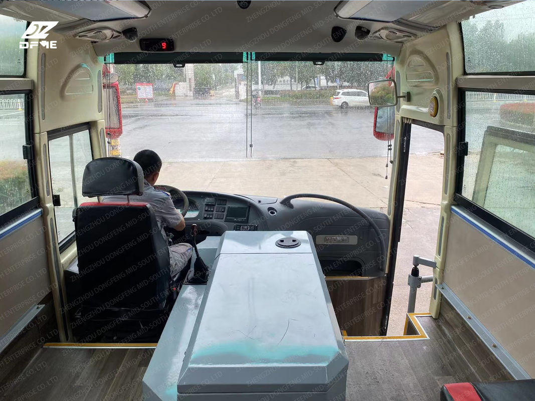 53 zitplaatsen Gebruikte bus Voormotor Coach Bus met optionele Euro 3-uitstoot en dieselbrandstof