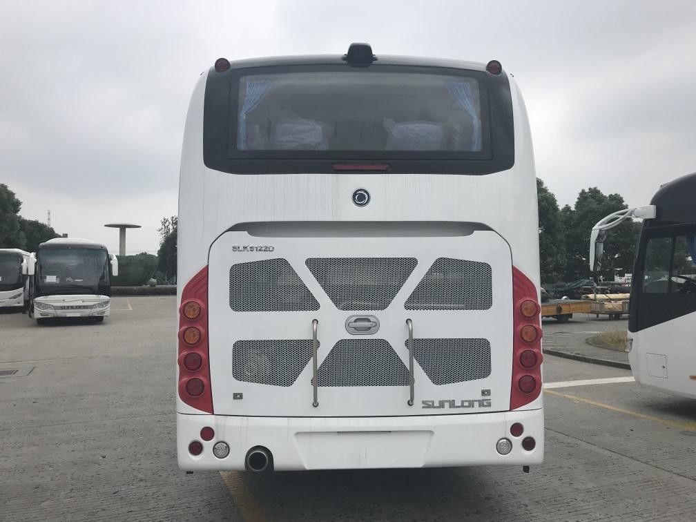 12000*2550*3830mm Gebruikte coachbus Luxe RHD Bus met 39 zitplaatsen en 2200 rpm nominale snelheid