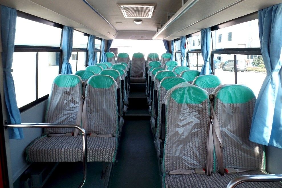 Luxe bus voor toeristen met CNG met handgeschakelde transmissie en dieselbrandstof