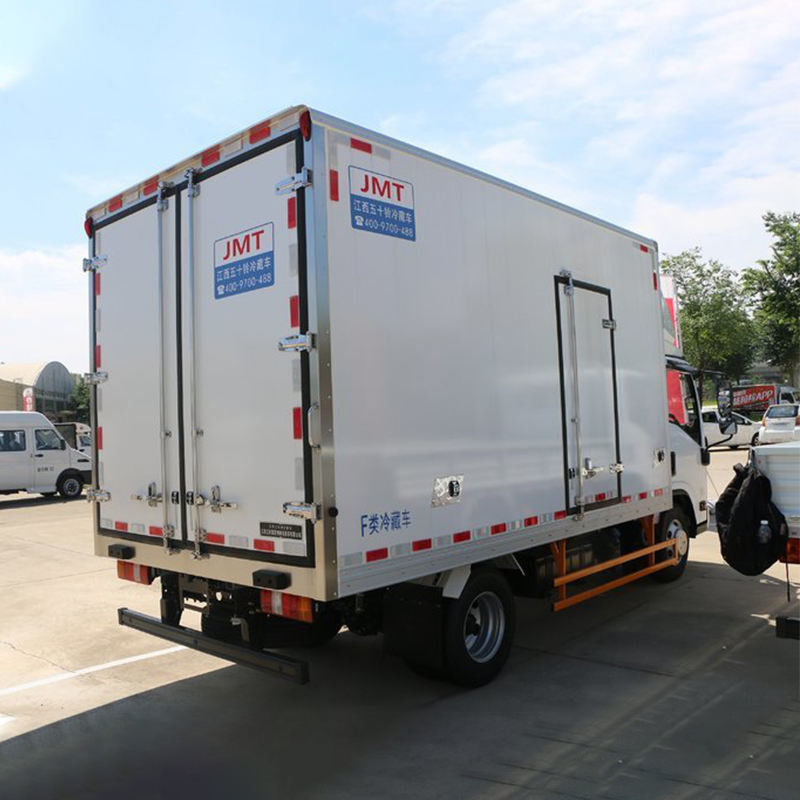 3360 mm wielbasis Isuzu 10 ton koelkast vrachtwagen voor groenten en vlees transport