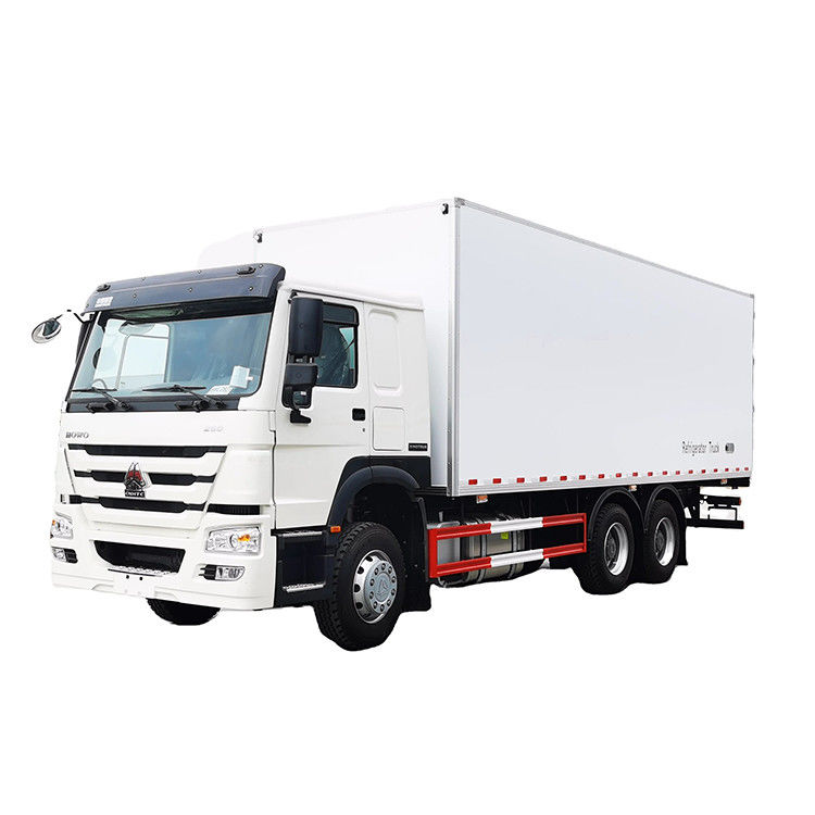 Minus 18 tot 20 graden Temperatuur bereik Sinotruk HOWO 6x4 koeltruck