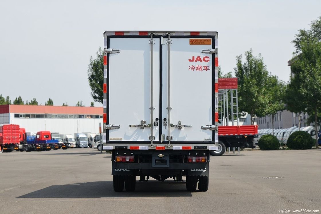 130 pk JAC Koeltruck voor vervoer 4x2 GVW≤5T Dieselbrandstof koeling