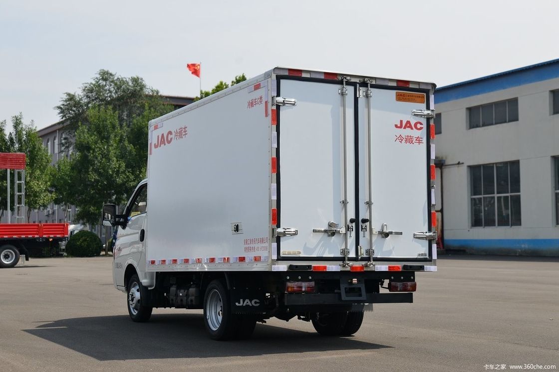 130 pk JAC Koeltruck voor vervoer 4x2 GVW≤5T Dieselbrandstof koeling