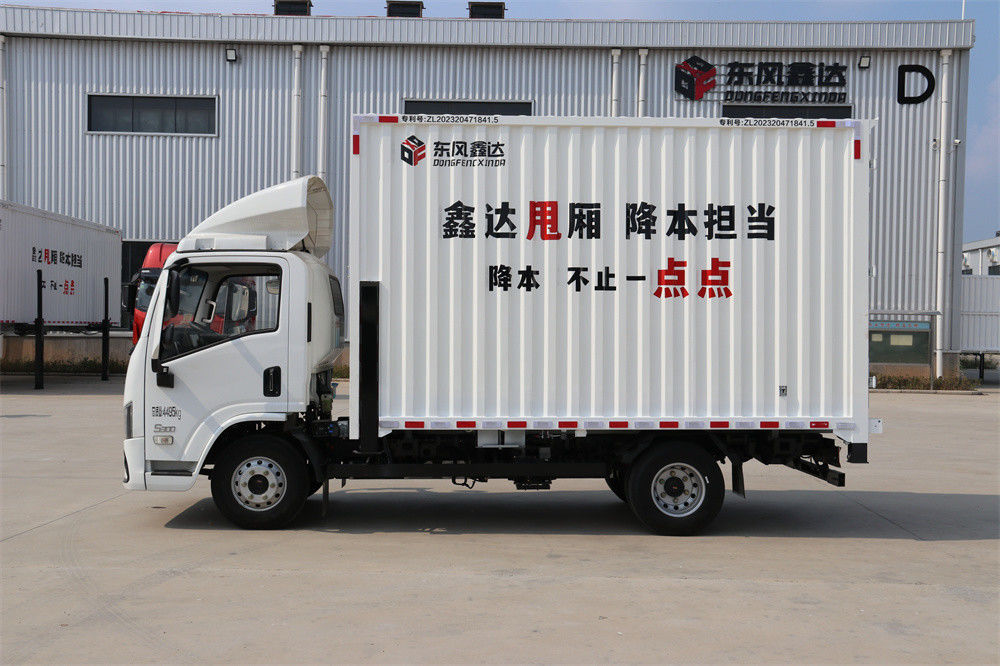 Isuzu Diesel 4*2 Middelgrote vrachtwagen met afneembare carrosserie en hydraulische uitsteker
