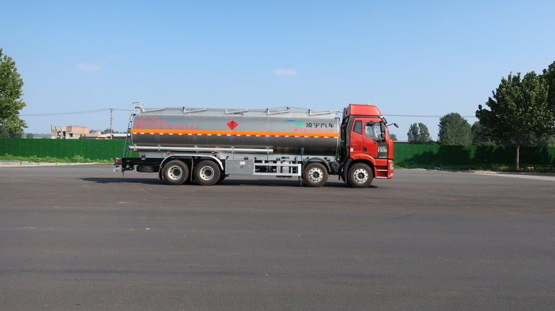 CIMC LINYU FAW 8*4 31 Cub Aluminium legering Diesel Tankwagen Benzine brandstof Transportwagen