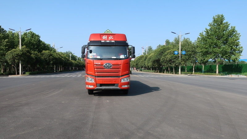 CIMC LINYU FAW 8*4 31 Cub Aluminium legering Diesel Tankwagen Benzine brandstof Transportwagen