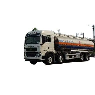 CIMC LINYU 8*4 30m3 SINO aluminium legering Diesel Tanker Truck voor het vervoer van vloeibare brandstof