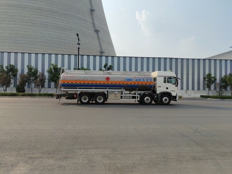 CIMC LINYU 8*4 30m3 SINO aluminium legering Diesel Tanker Truck voor het vervoer van vloeibare brandstof