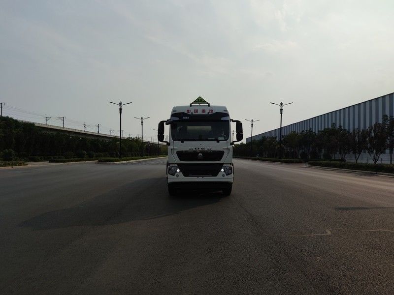 CIMC LINYU 8*4 30m3 SINO aluminium legering Diesel Tanker Truck voor het vervoer van vloeibare brandstof