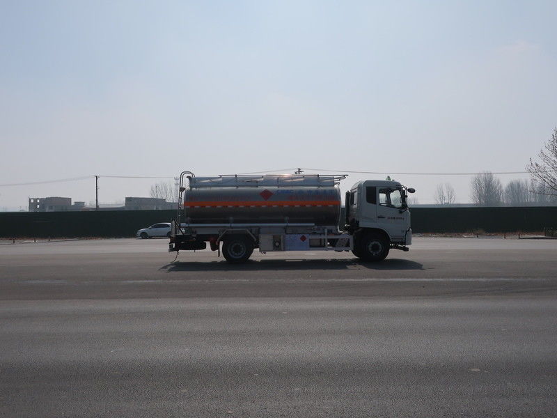 15m3 CIMC LINYU Dongfeng Olie Tanker Truck Aluminium legering Vloeibare brandstof Transportvoertuig