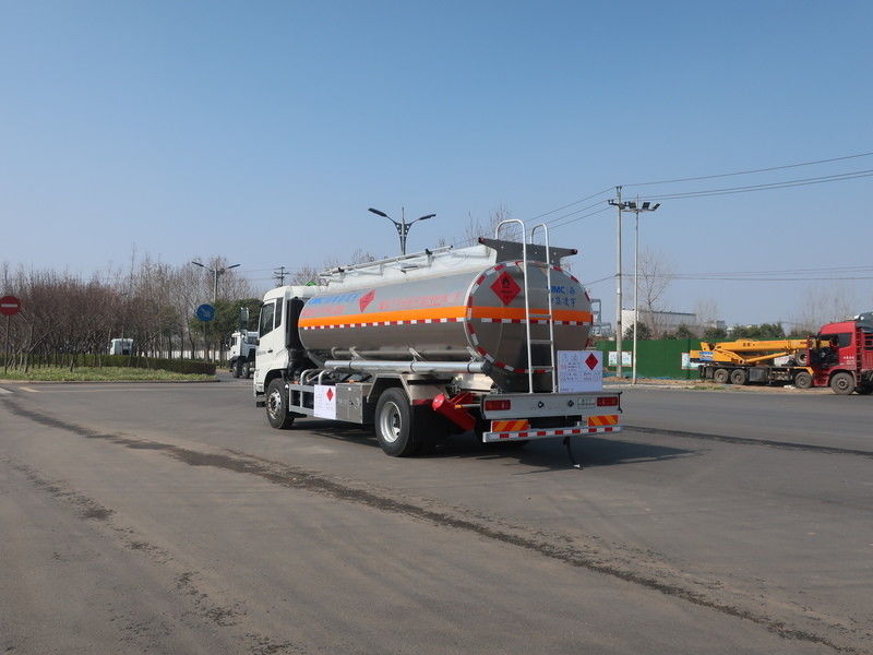 15m3 CIMC LINYU Dongfeng Olie Tanker Truck Aluminium legering Vloeibare brandstof Transportvoertuig
