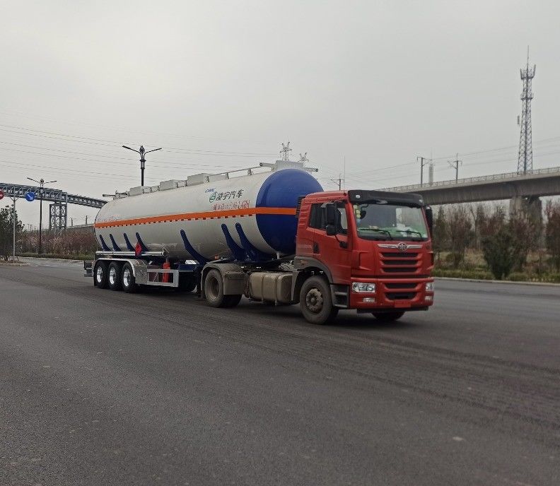 CIMC LINYU 48000 50000Liter brandstoftank aanhangwagen 3 as 48m3 aluminium half aanhangwagen