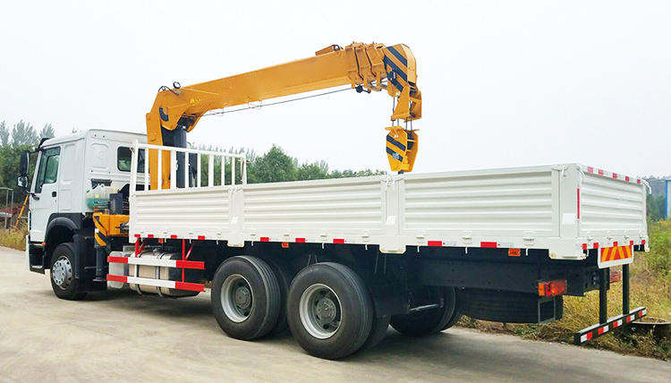 10 ton Telescopische boomtruck Gemaakte kraan en met uittrekselspanning van 2280-5580 mm