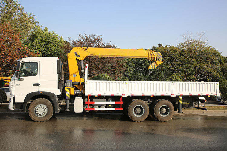 10 ton Telescopische boomtruck Gemaakte kraan en met uittrekselspanning van 2280-5580 mm
