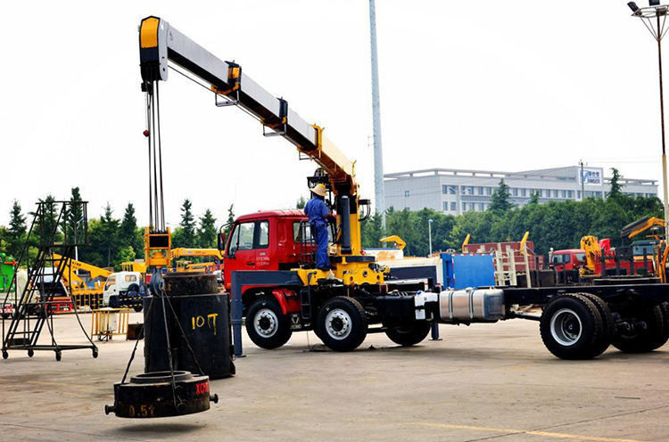 10 ton Telescopische boomtruck Gemaakte kraan en met uittrekselspanning van 2280-5580 mm