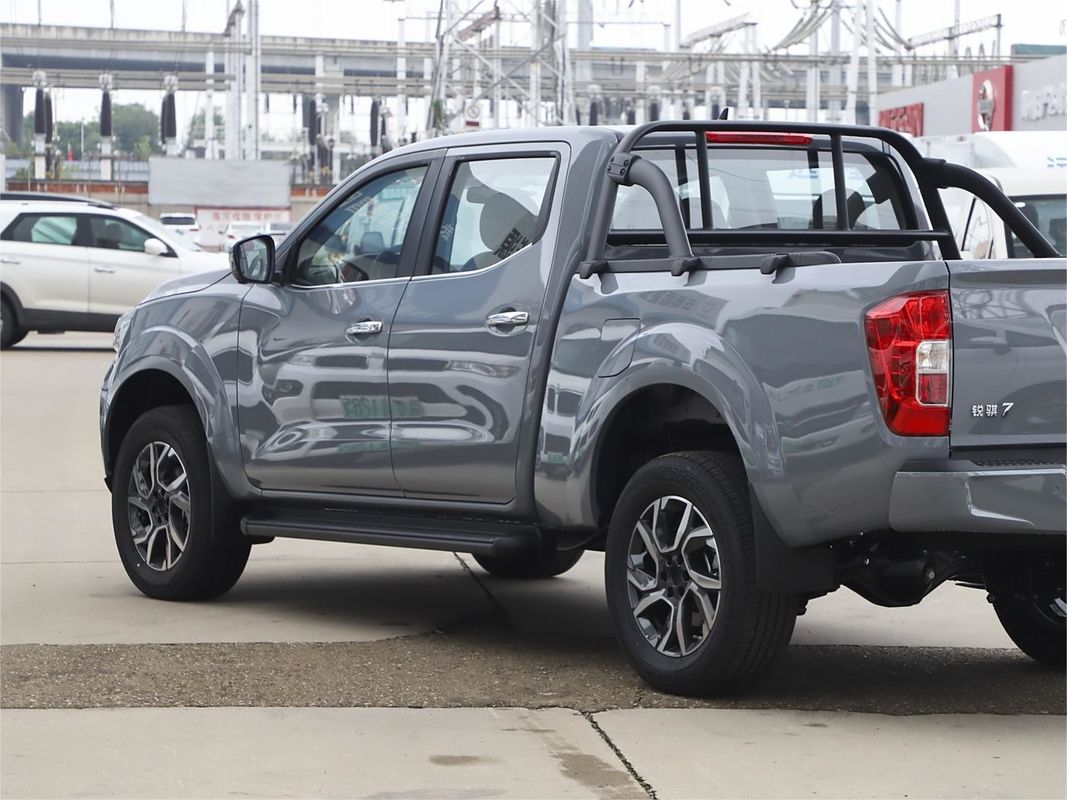 2024 Diesel 4*4 Dongfeng 8AT Rich7 Pickup 73L Tank Cargo Box 1510*1562*475mm Ledersitjes