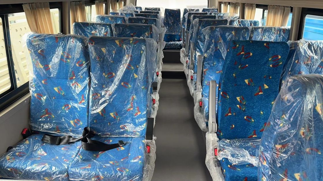 Voor / Achteroverhang 1290/2790mm Gebruikte offroad bus Met Dongfeng woestijn tour mijnbouw bus