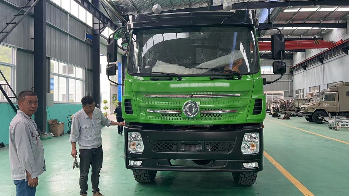 Handmatige 8-versnellingsbak en 155kw Power 6*6 Desert Passenger Bus voor mijnbouw in Dongfeng