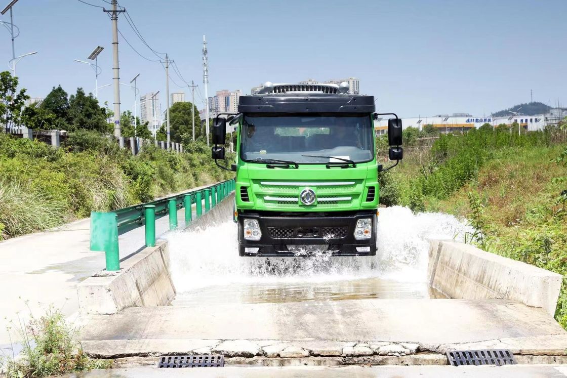 Handmatige 8-versnellingsbak en 155kw Power 6*6 Desert Passenger Bus voor mijnbouw in Dongfeng