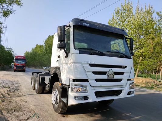 300Ltr brandstoftank Sinotruk Howo 6x4 vierwielaandrijving trekker vrachtwagen voor het voordeel