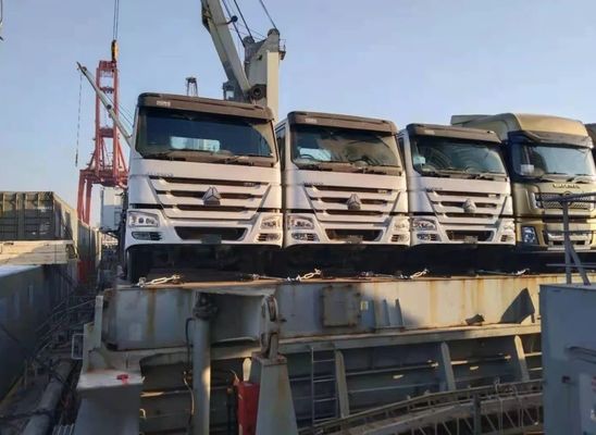 300Ltr brandstoftank Sinotruk Howo 6x4 vierwielaandrijving trekker vrachtwagen voor het voordeel