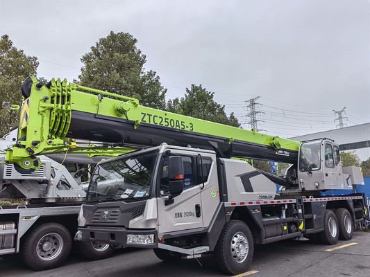 25 ton mobiele kraan Zoomlion vrachtwagenkraan in goede staat met 2001-4000 werkuren