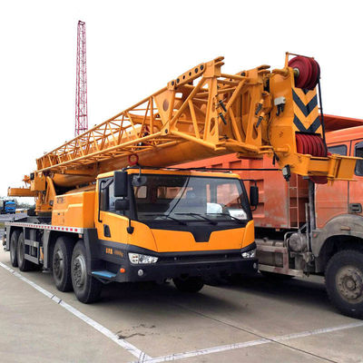 30 ton nominale laadcapaciteit Kraanwagen voor ruw terrein met hydraulische klep Denison