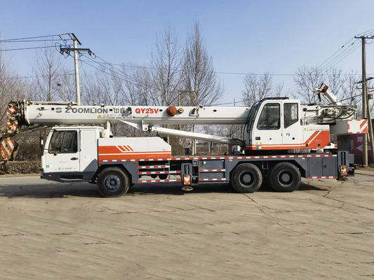 Mobiele vrachtwagenkraan 25 ton Gebruikte vrachtwagenkraan met een lage werktijd en 2001-4000 uur