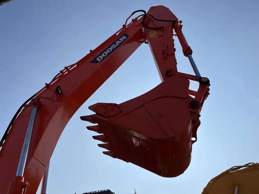 Maximaal graafradius 10705 mm 110 kw Goede staat Doosan DX225 LC Crawler Digger Excavator