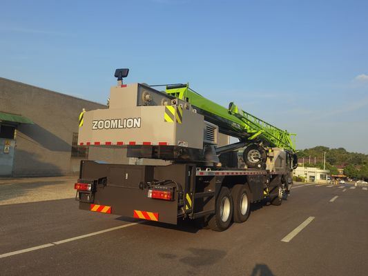 Zoomlion Gebruikte kraan met 41 meter hefhoogte en 25 ton hefvermogen