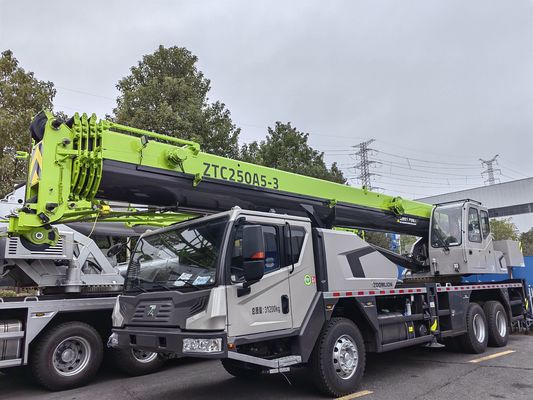 Zoomlion Gebruikte kraan met 41 meter hefhoogte en 25 ton hefvermogen