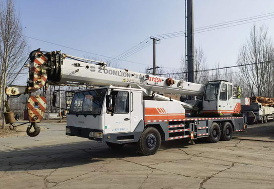 Zoomlion QY25V 25t gebruikte vrachtwagenkraan met hydraulische pomp in uitstekende staat