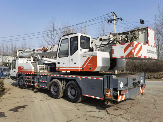 Zoomlion QY25V 25t gebruikte vrachtwagenkraan met hydraulische pomp in uitstekende staat