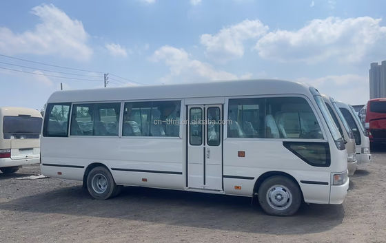 Toyota 19-29 Zitplaatsen Off Road Diesel Coaster Bus Minibus met maximaal koppel 340Nm/rpm