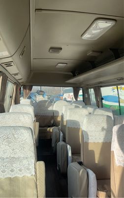 30 zitplaatsen Luxe Coach Toyo Ta Coaster Bus met maximaal vermogen van 113/5200kw en EURO 3 uitstoot