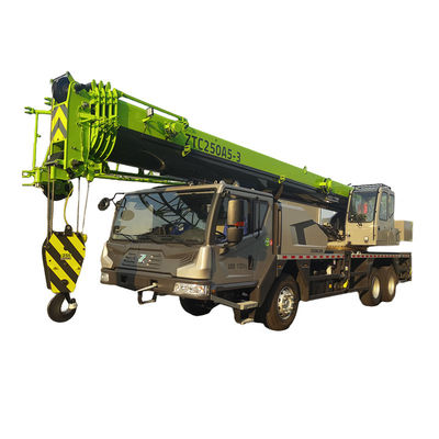25 ton gebruikte Zoomlion ZTC250A562 mobiele vrachtwagenkraan met en andere hydraulische pomp
